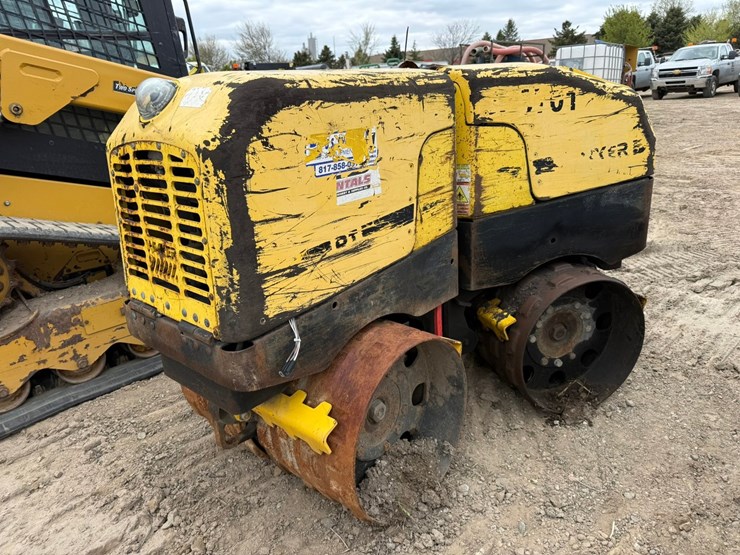 #3922-•-wacker-neuson-roller-compactor-image-5