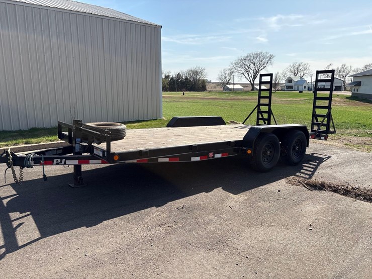 2019-pj-7ft-x-18ft-beaver-tail-bumper-hitch-trailer--1-owner-image-3