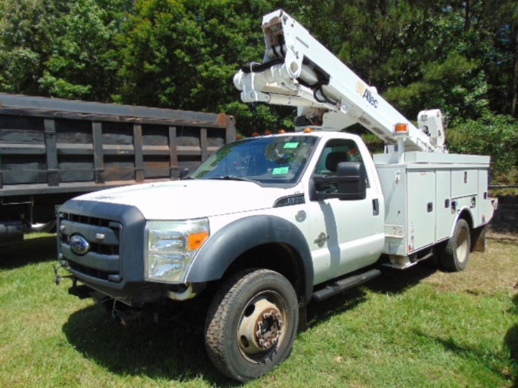 2015-ford-f550-image-1