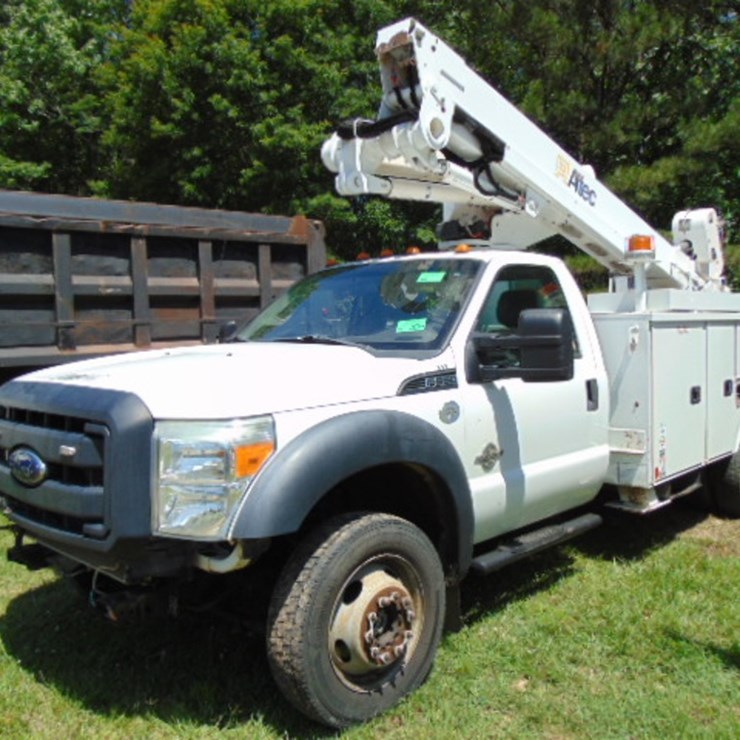 2015 FORD F550