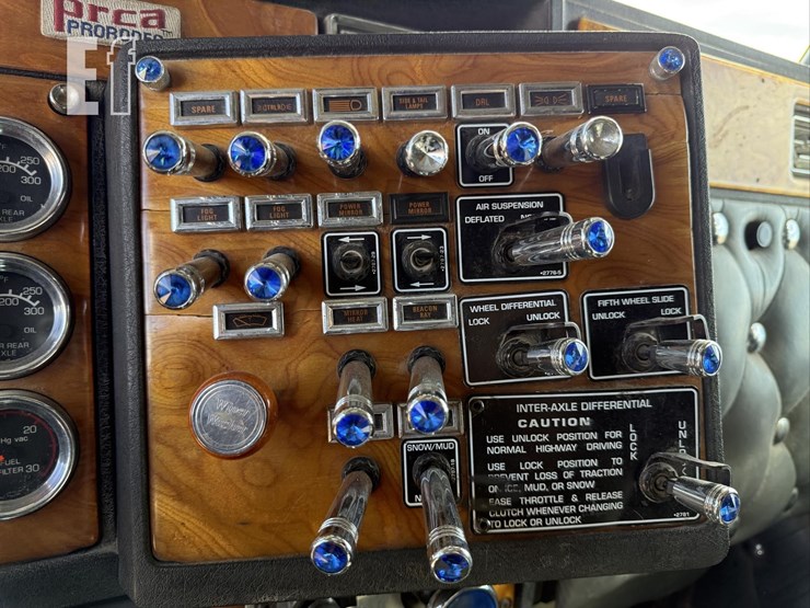 2001-kenworth-w900-image-66