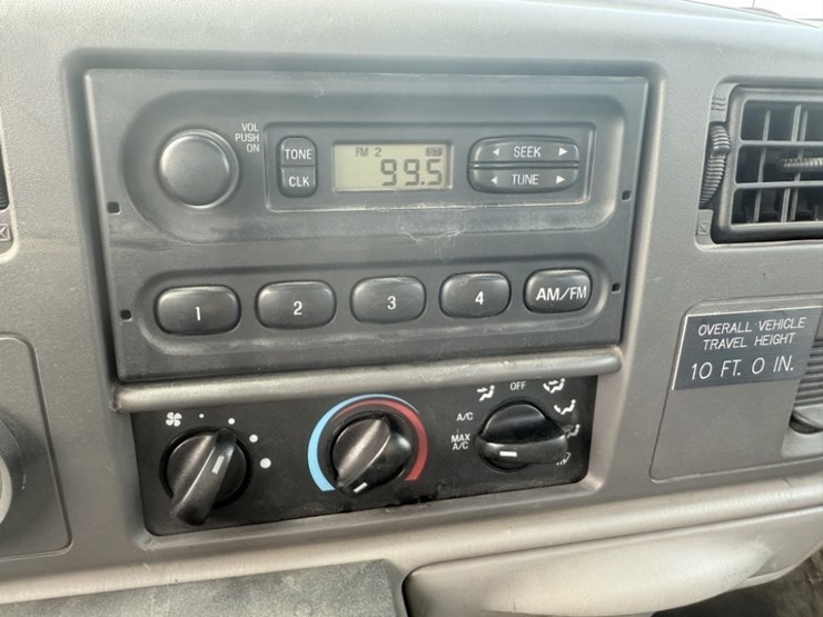 2000-ford-f550-image-32
