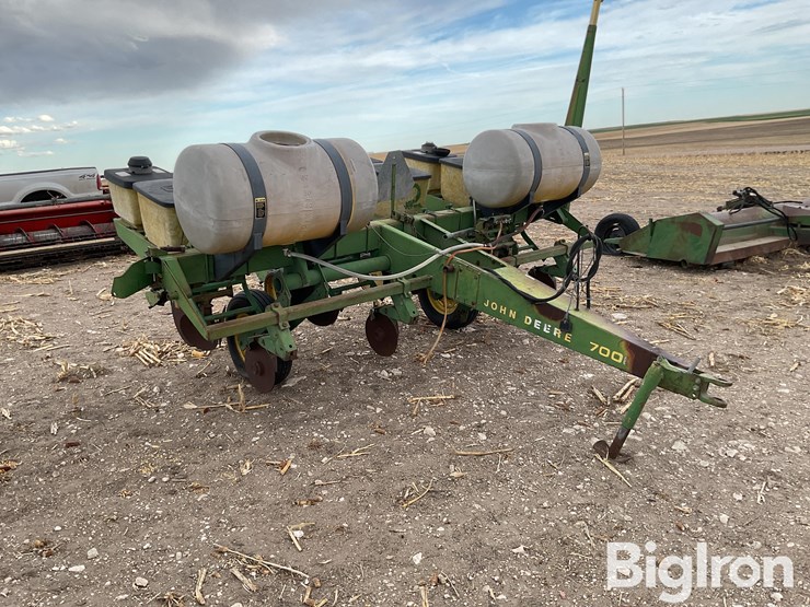 john-deere-7000-image-3