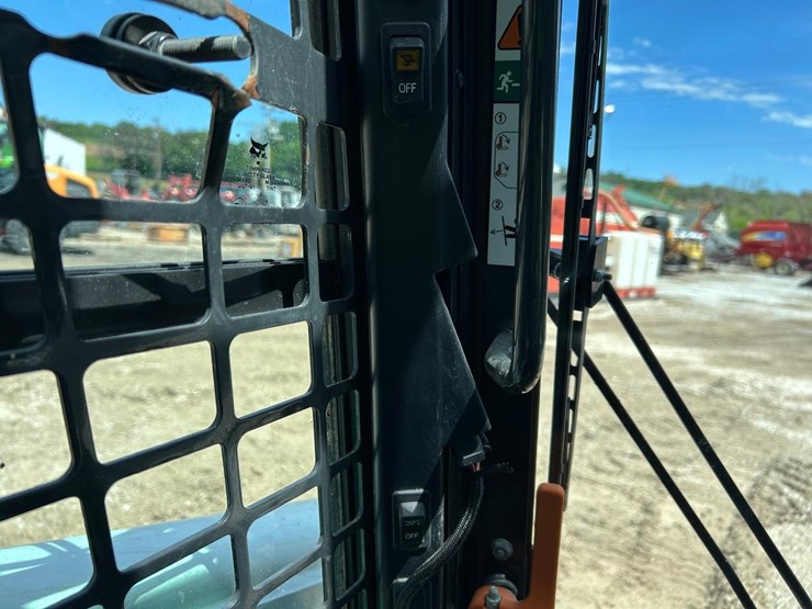 2022-bobcat-t870-image-26