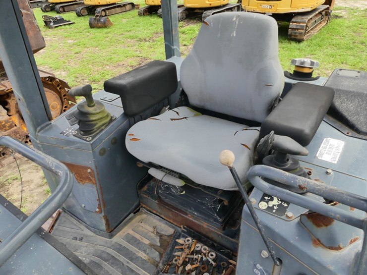deere-650j-image-11
