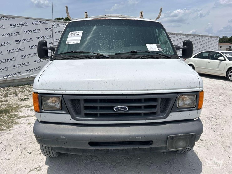 2007-ford-cargo-image-24