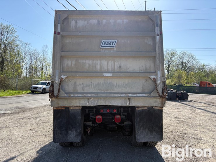 2011-mack-gu800-tri/a-dump-truck-image-6