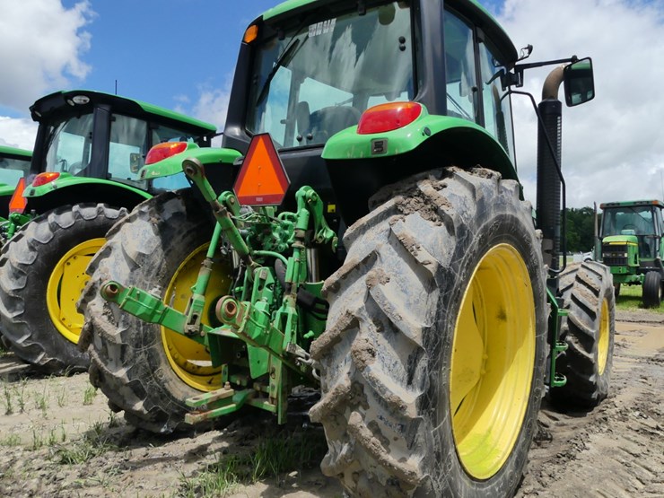 2013-john-deere-6125m-image-3