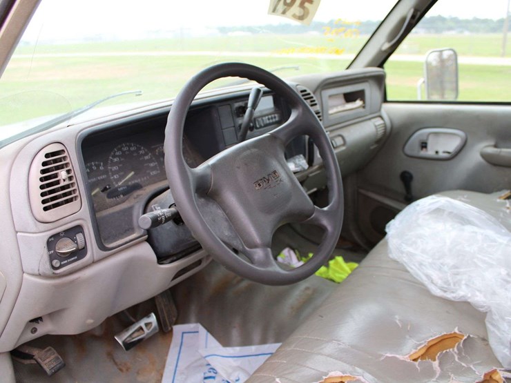 1997-gmc-3500-image-11