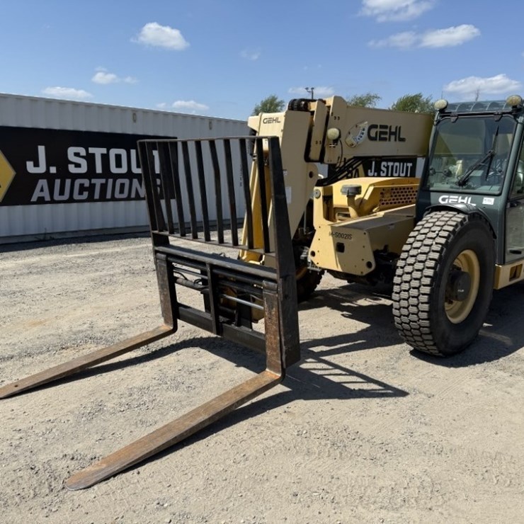2010 GEHL DL11-44