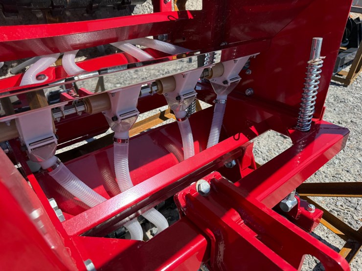 #45358-•-unused-agt-stsd10-skid-steer-seeder-stsd10260106294-image-8