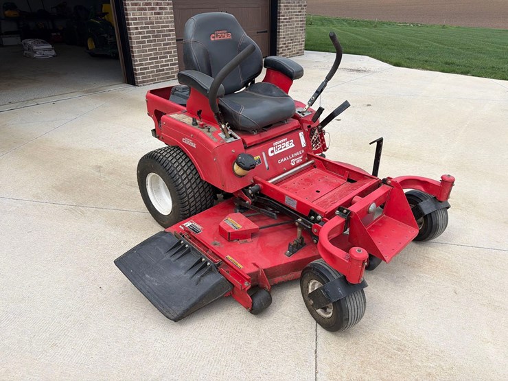 country-clipper-challenger-zero-turn-lawnmower-image-2