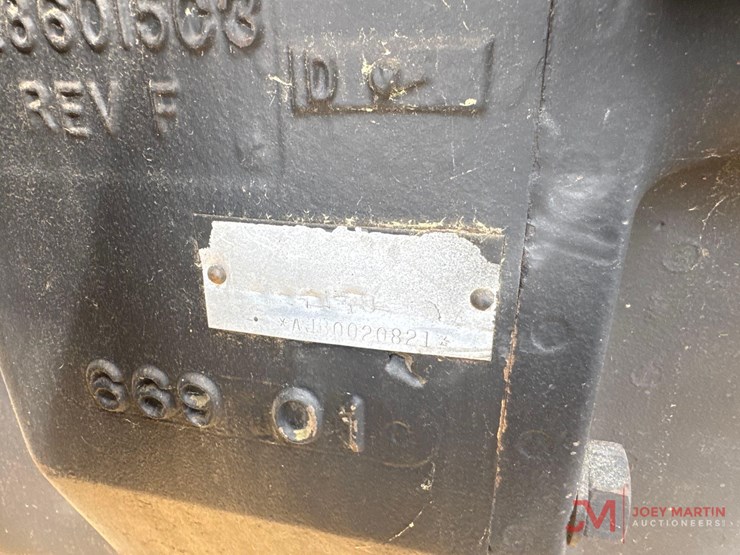 case-7140-ag-tractor-image-16