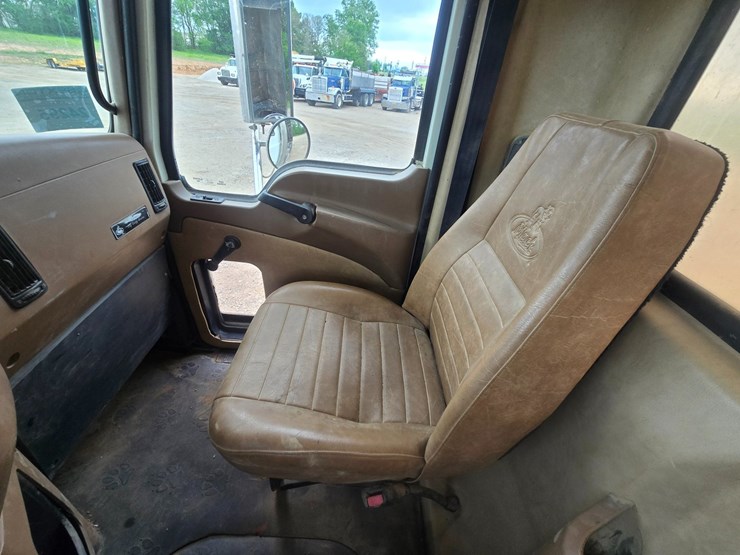 #24295-•-2011-mack-gu713-dump-truck-image-70