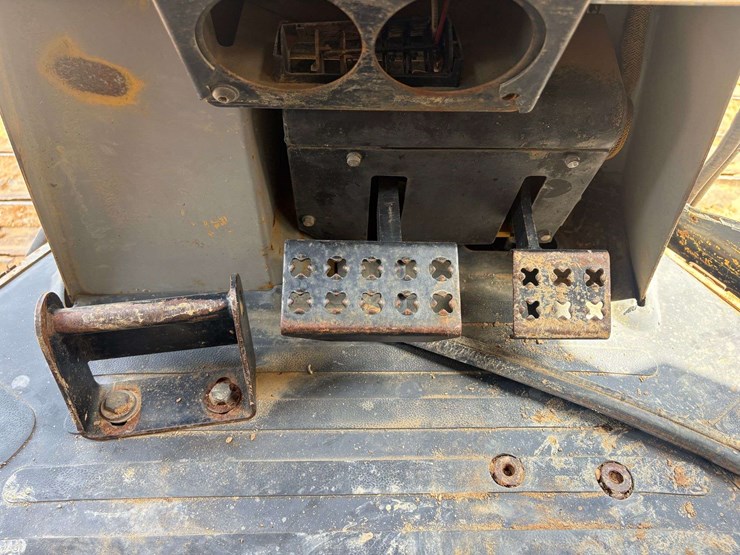 caterpillar-d5g-lgp-image-10