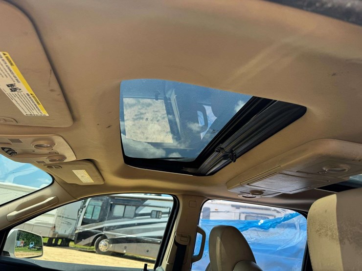 2011-gmc-acadia-denali-image-12