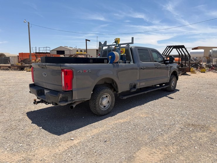 2023-ford-f250-image-4