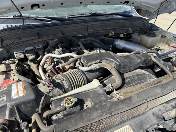 2016-ford-f350-sd-xlt-image-10