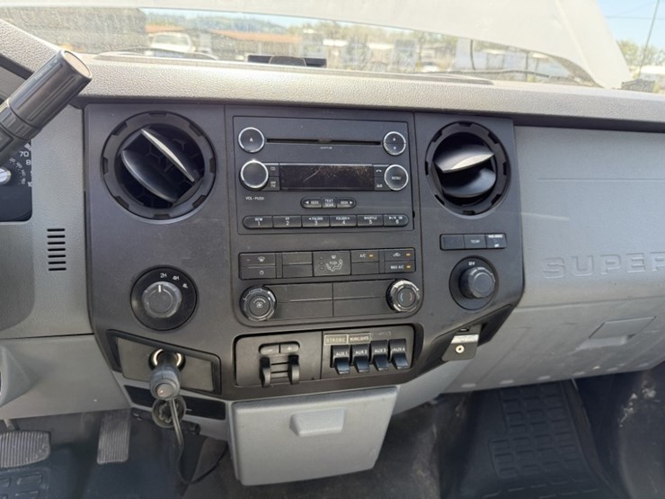 2012-ford-f550-sd-image-36