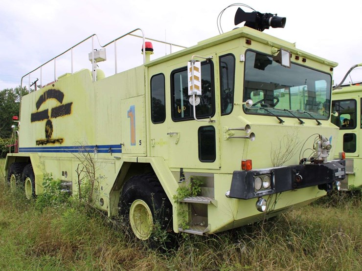1988-oshkosh-t-3000-airport-pumper-speciality-vehicle-10t9l5eh3j1032880-mileage:-9175-(2270-ho-image-3