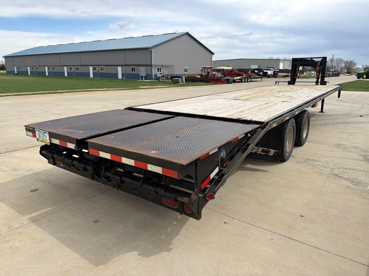 2018-dct-101”-x-32ft-gooseneck-flatbed-trailer-image-3
