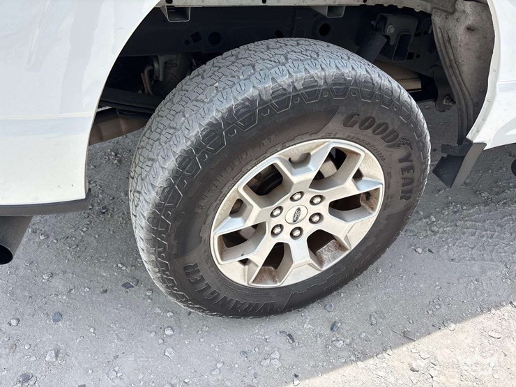 2022-ford-f150-image-32