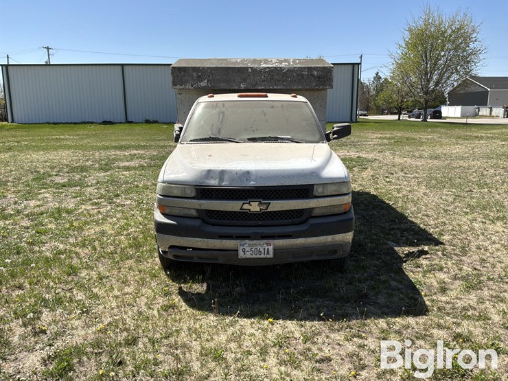 2002-chevrolet-silverado-3500-image-2
