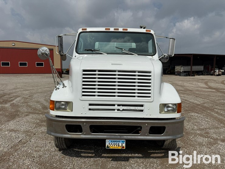 1990-international-7100-image-2