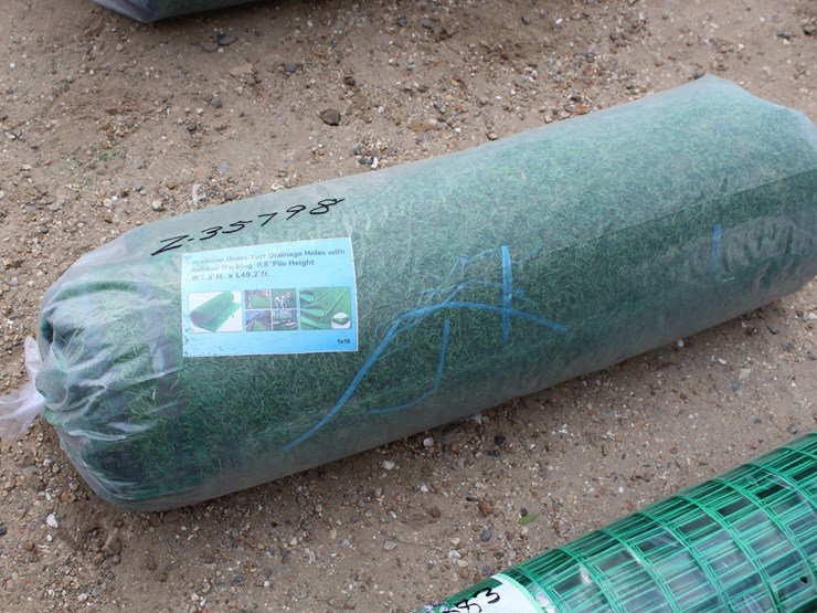 #5193-•-roll-of-artificial-grass-turf,-drainage-holes-with-rubber-backing-image-1
