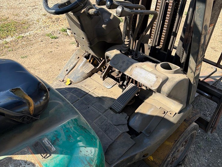 2007-komatsu-fg25st-propane-forklift-image-22