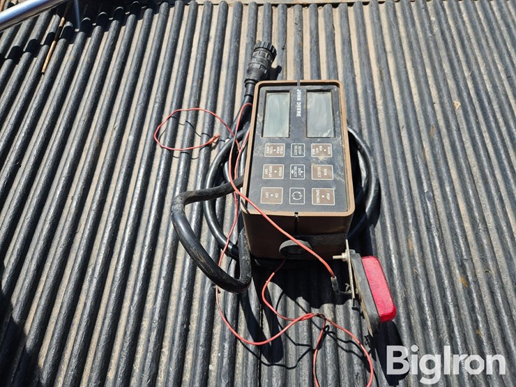 john-deere-300-image-4