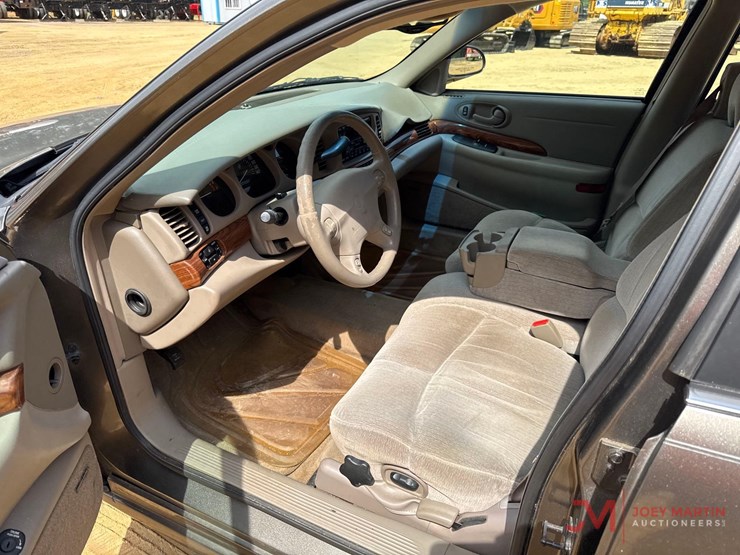 2000-buick-le-sabre-custom-sedan-image-10