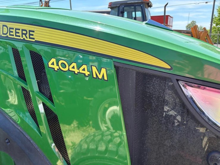 2019-john-deere-4044m-image-5