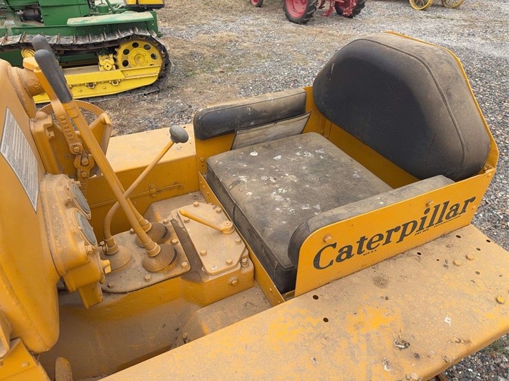 caterpillar-twenty-two-image-31