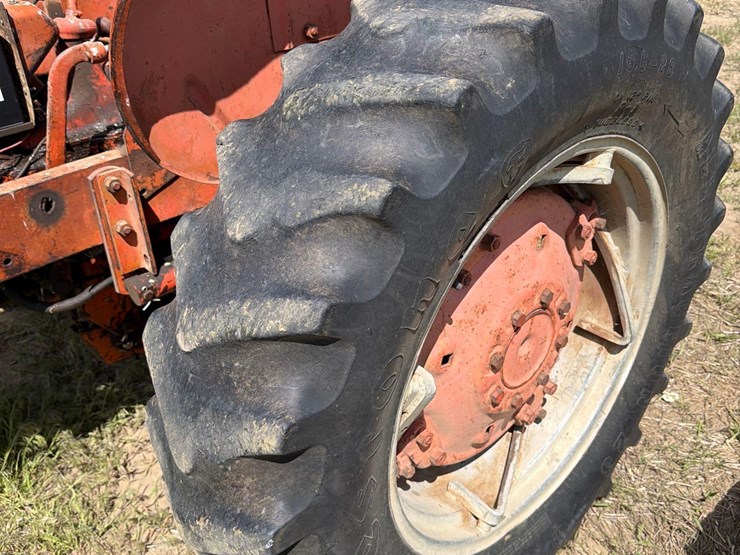 allis-chalmers-wd-tractor-image-9