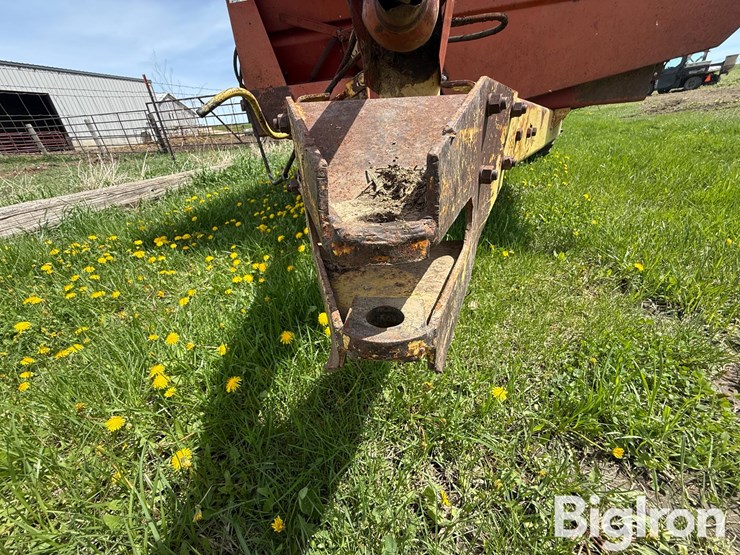 new-holland-519-image-8