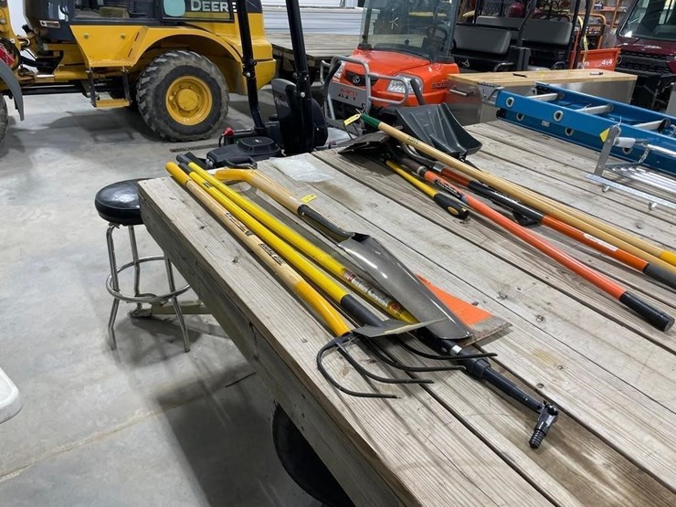 pitch-fork,-shovel,-floor-scrapper-etc-image-3