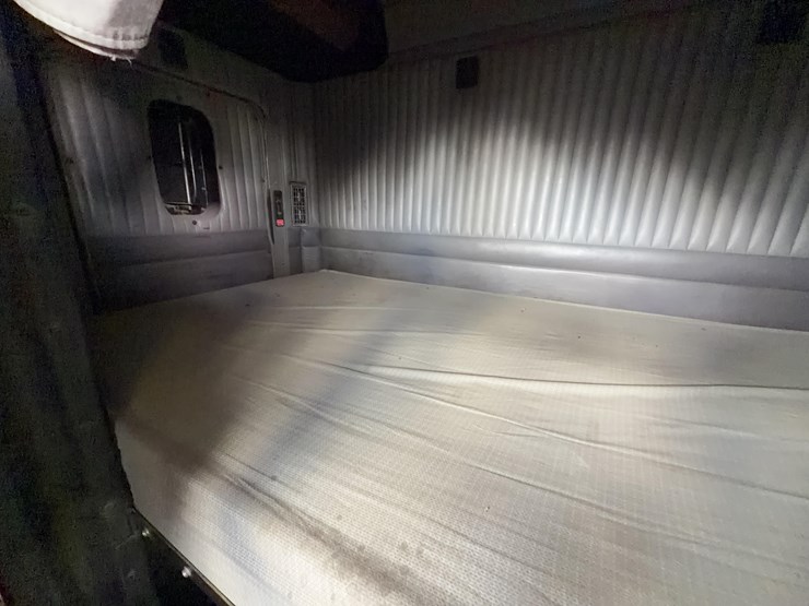 2006-kw-t800-sleeper-image-59