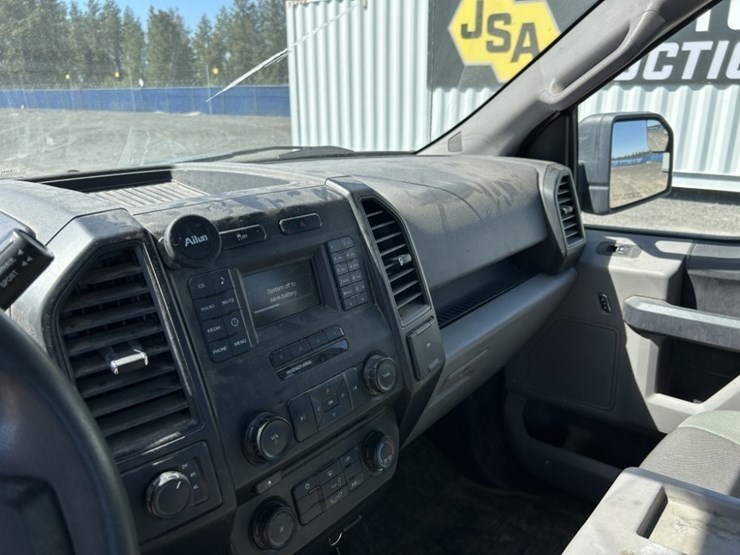 2016-ford-f150-xl-image-14