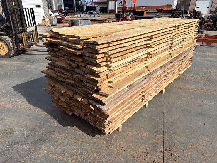 rough-saw-pine-lumber-image-1