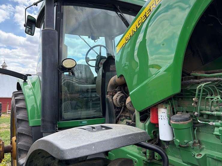 john-deere-8320-image-37