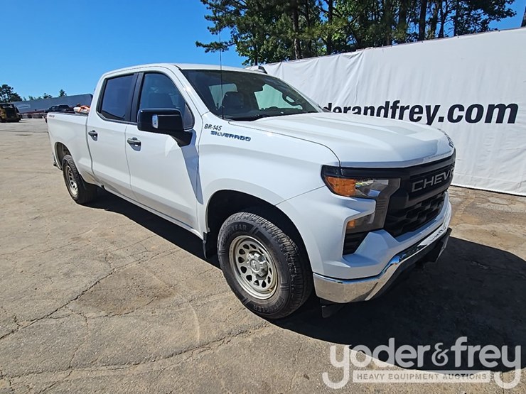 2022-chevrolet-1500-image-3