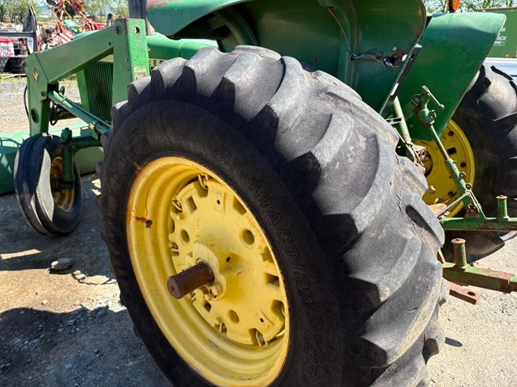 john-deere-2440-image-14