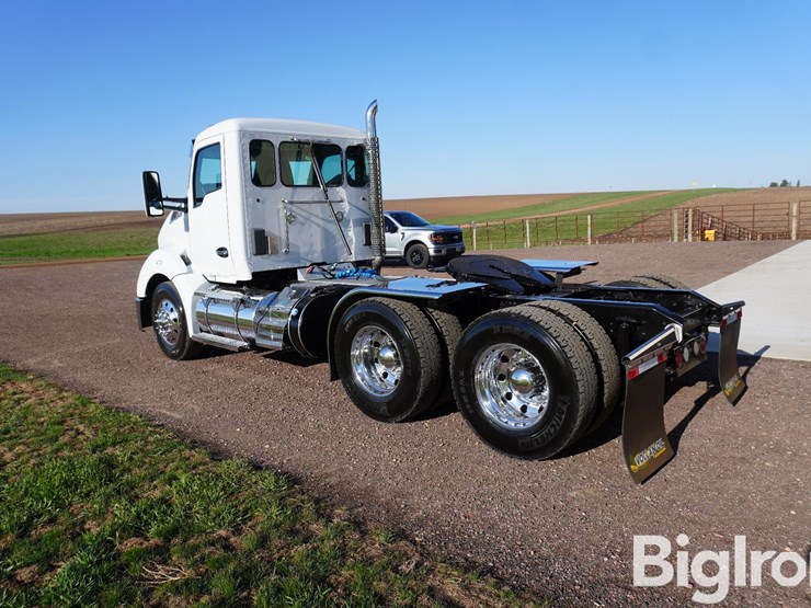 2015-kenworth-t680-image-7