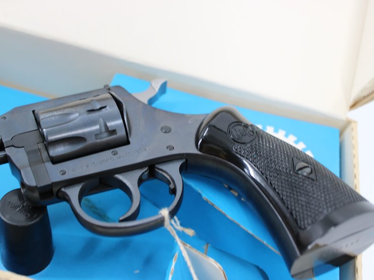 #111-•-h-&-r-model-929-.22-pistol-image-7