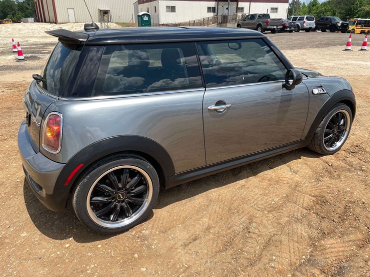 2007-mini-cooper-s-2-door-hatchback-(78,961-miles)-image-3