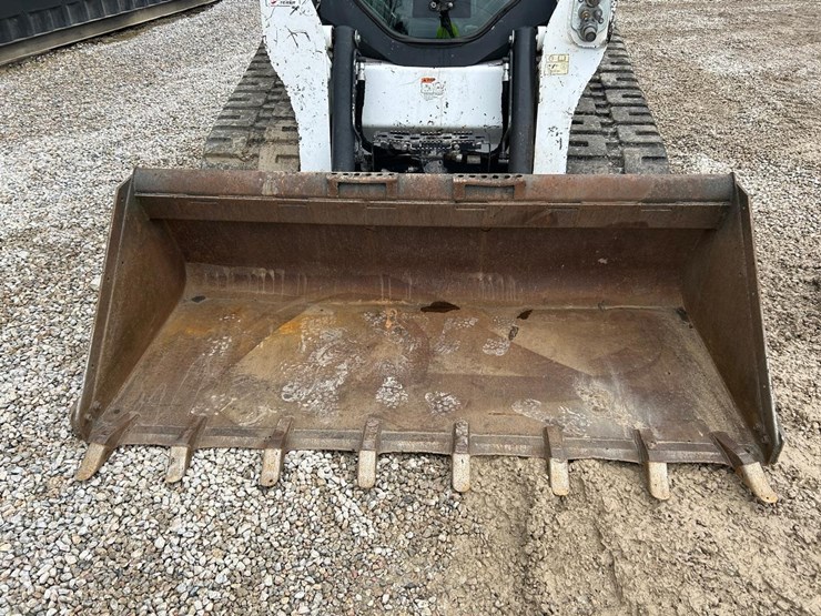 2022-bobcat-t770-image-9