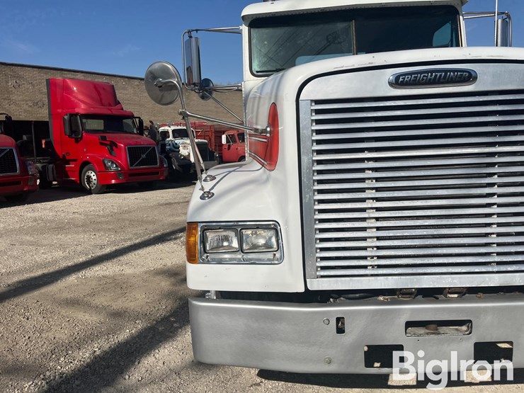 1995-freightliner-fld120-image-17