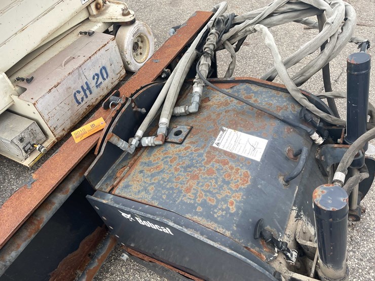 #9010-•-bobcat-asphalt-planer-(o7)-image-12