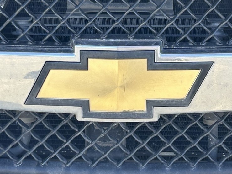 2002-chevrolet-silverado-3500-image-9